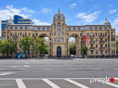 Satılır 4 otaqlı köhnə tikili 116 m² — Bakı