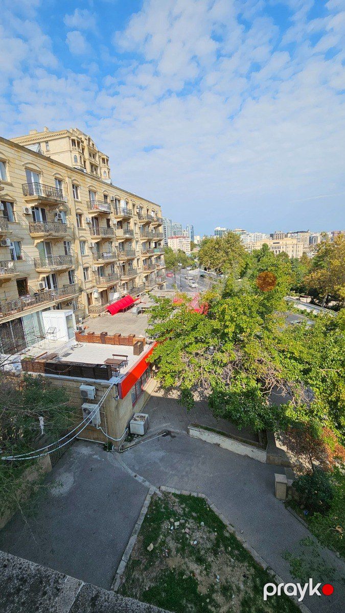 Satılır 1 otaqlı köhnə tikili 35 m² — Mənzil, Bakı (2)