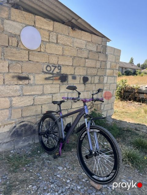 Dağ velosipedi – 27.5" təkərlər, alüminium çərçivə, bənövşəyi-boz rəng — Xaçmaz