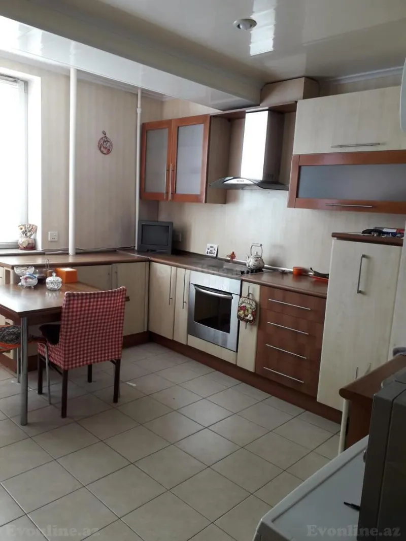 Kirayə verilir 4 otaqlı Mənzil Yeni tikili 105 m² Bakı, Yasamal r., Elmlər Akademiyası m — Mənzil, Bakı (7)