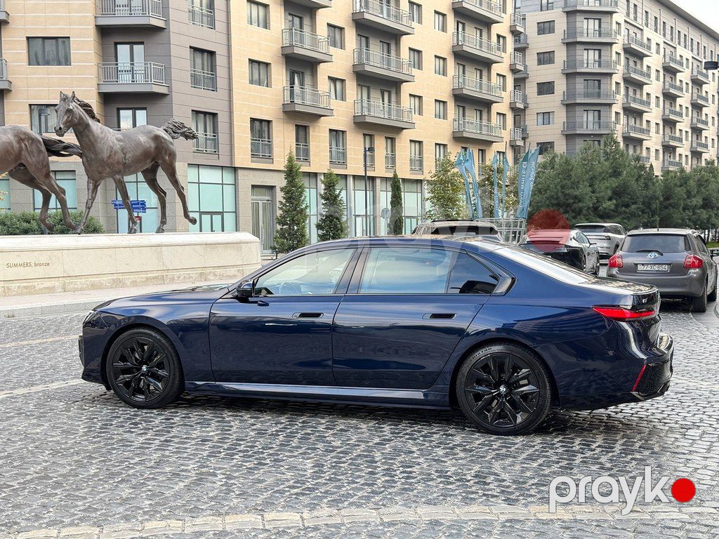 BMW i7, 105.7 kWh, 2023 il, 30 000 km — Avtomobillər, Bakı (5)