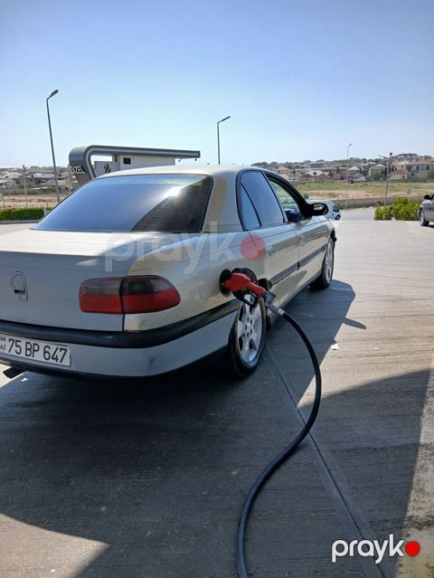 Opel Omega: 2 l 1995 il Sedan — Mehdiabad