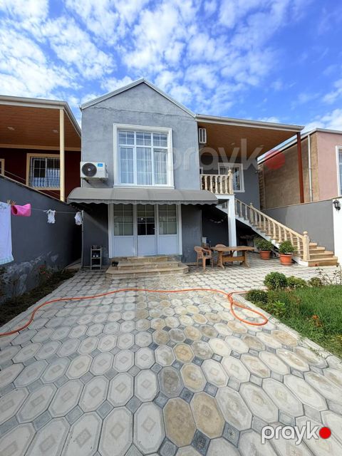 Həyət evi, Binəqədi r — Bakı