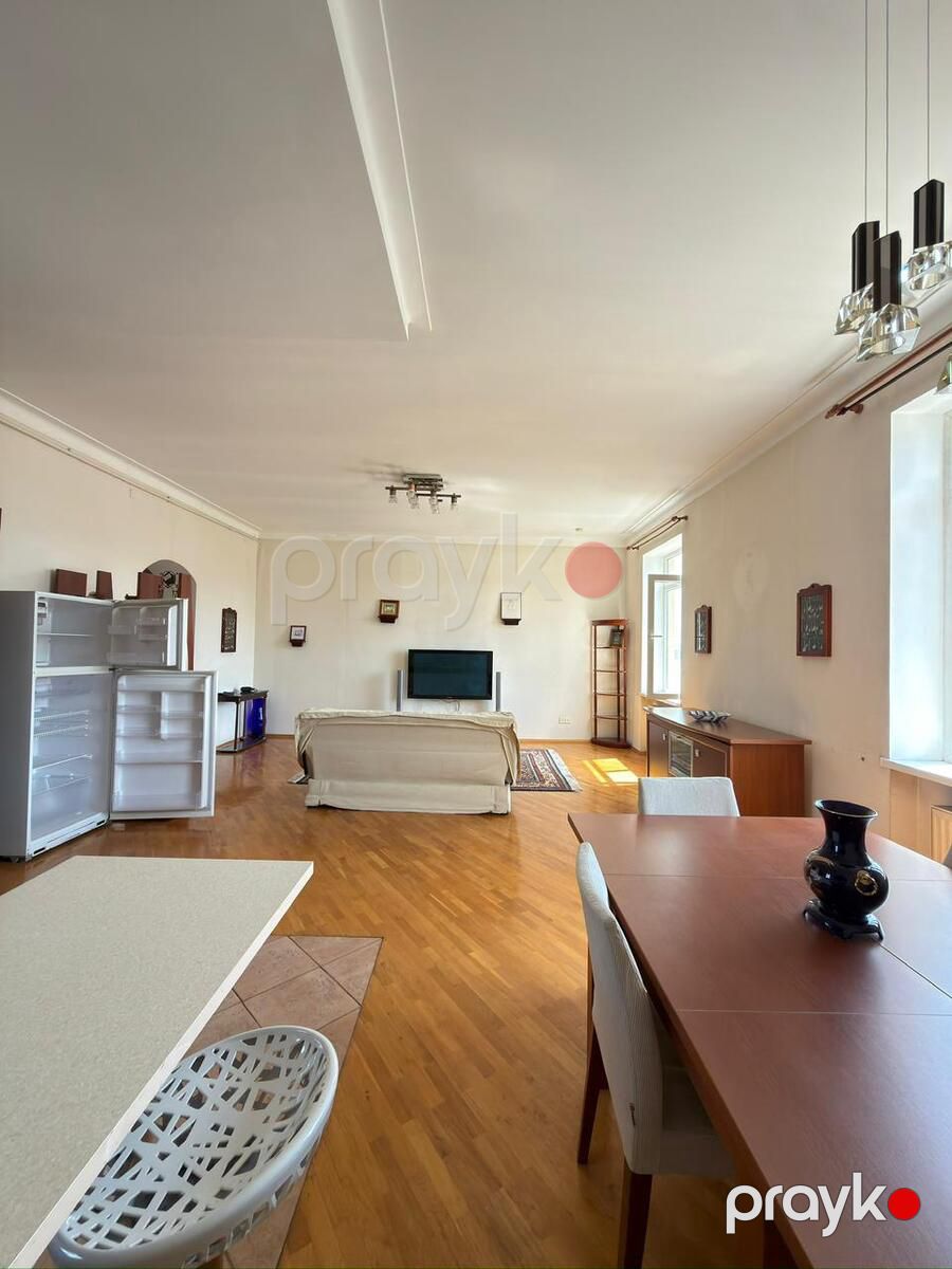 Satılır 5 otaqlı köhnə tikili 200 m² — Mənzil, Bakı (12)