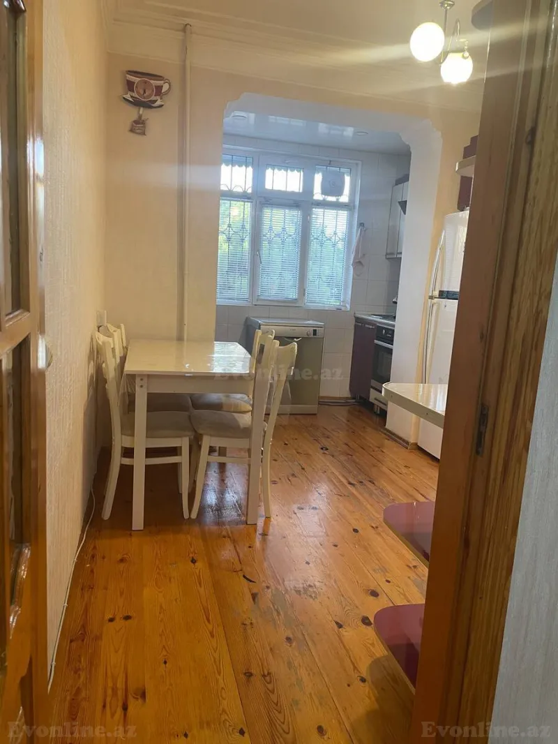 Satılır 3 otaqlı Mənzil Köhnə tikili 85 m² Bakı, Binəqədi r., Memar Əcəmi m., 9-cu mikrorayon — Bakı