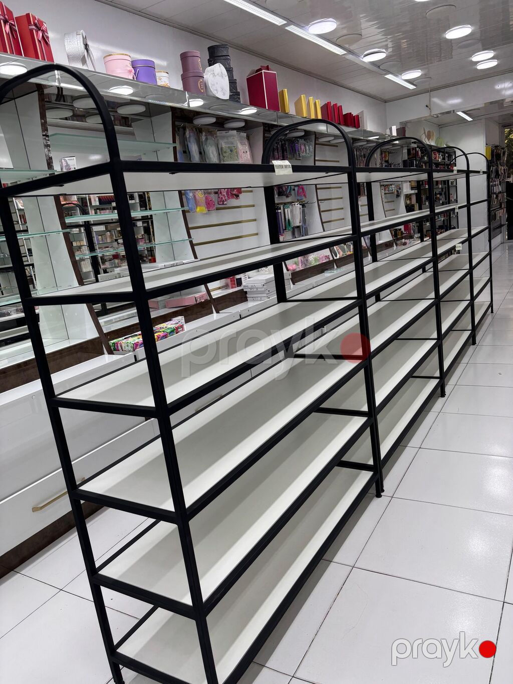 Mağaza üçün metal karkaslı vitrin rəfi - Tip: sərgi/mağaza rəfi — Vitrini, Bakı (5)