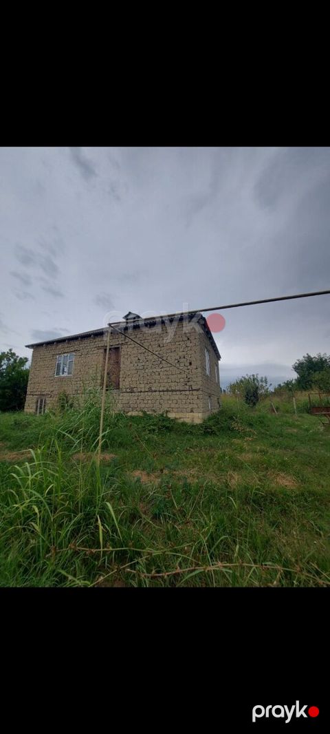 Həyət evi, Xudat r — Xudat