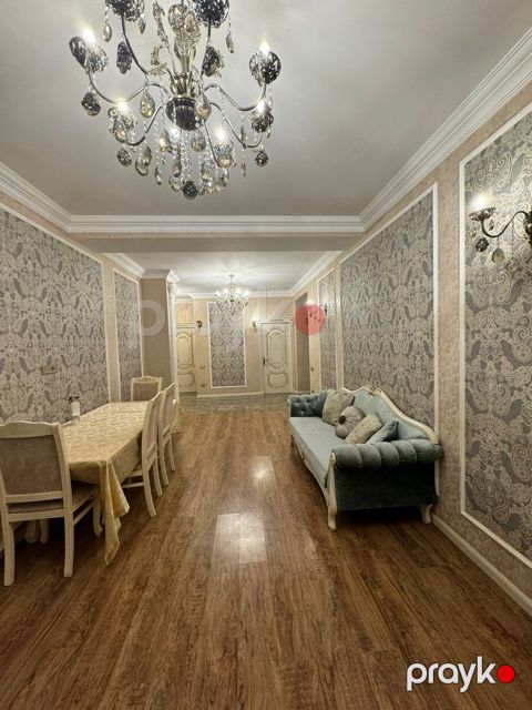 Satılır 2 otaqlı köhnə tikili 75 m² — Bakı