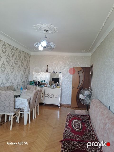 Satılır 3 otaqlı köhnə tikili 85 m² — Bakı