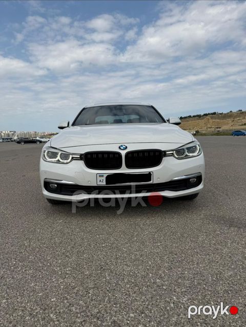 BMW 330: 2 l Sedan — Güzdək