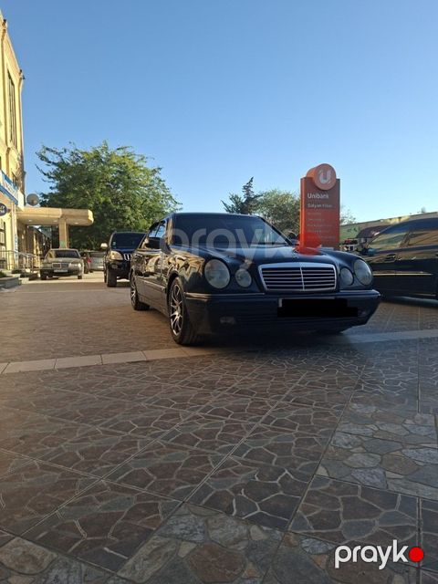 Mercedes E 240, 2.4 L, 1998 il, 260 000 km — Salyan