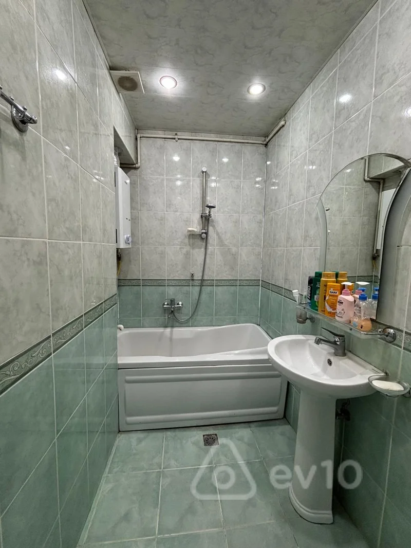 4 otaqlı mənzil, 110 m², Y/Yasamal E.Ehmedov 26 — Mənzil, Bakı (12)