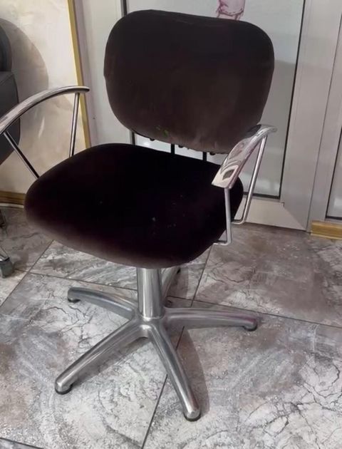 Aynur 2 Salon kreslo satilir *Qiymet 100 mnat* cixmalidir — Digah
