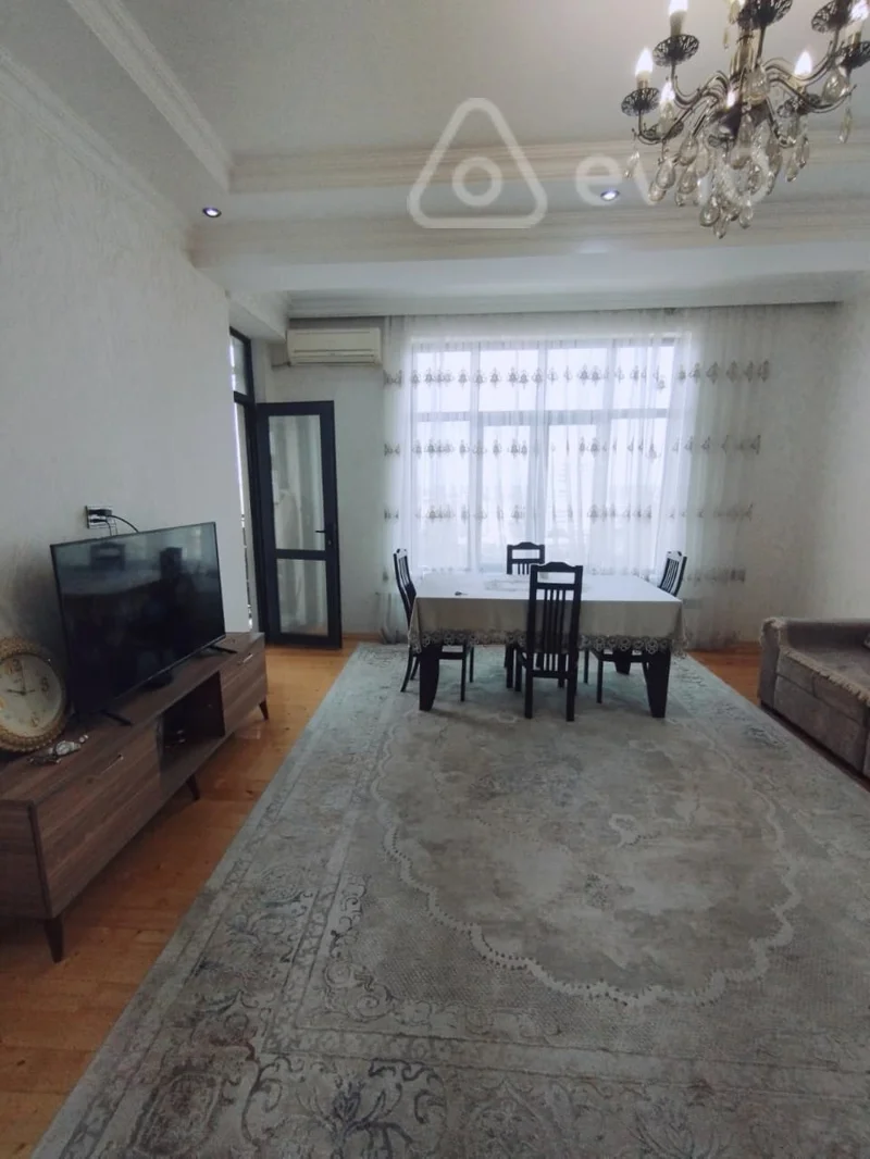 3 otaqlı mənzil, 107 m², Tofiq Abbasov küçəsi — Bakı