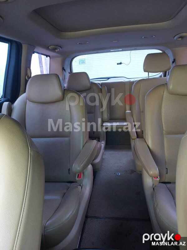 Kia Carnival — Minik avtomobili icarəsi, Bakı (5)