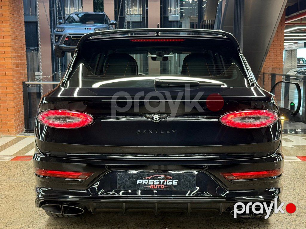 Bentley Bentayga, 4.0 L, 2023 il, 10 000 km — Avtomobillər, Bakı (6)