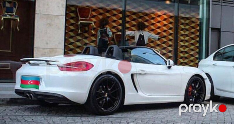 Porsche Taycan — Minik avtomobili icarəsi, Bakı (2)