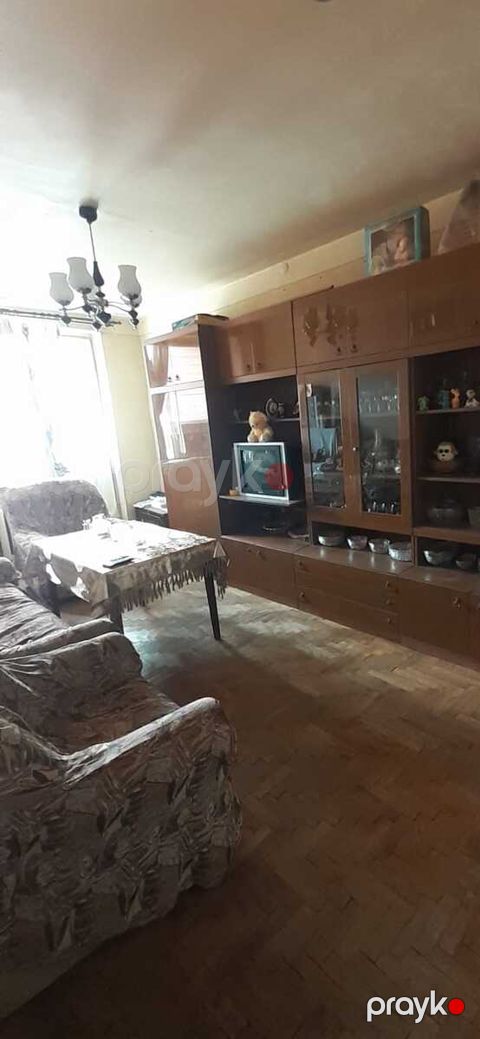 Satılır 4 otaqlı köhnə tikili 115 m² — Bakı