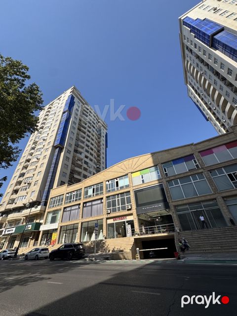 Satılır 3 otaqlı yeni tikili 175 m² — Bakı