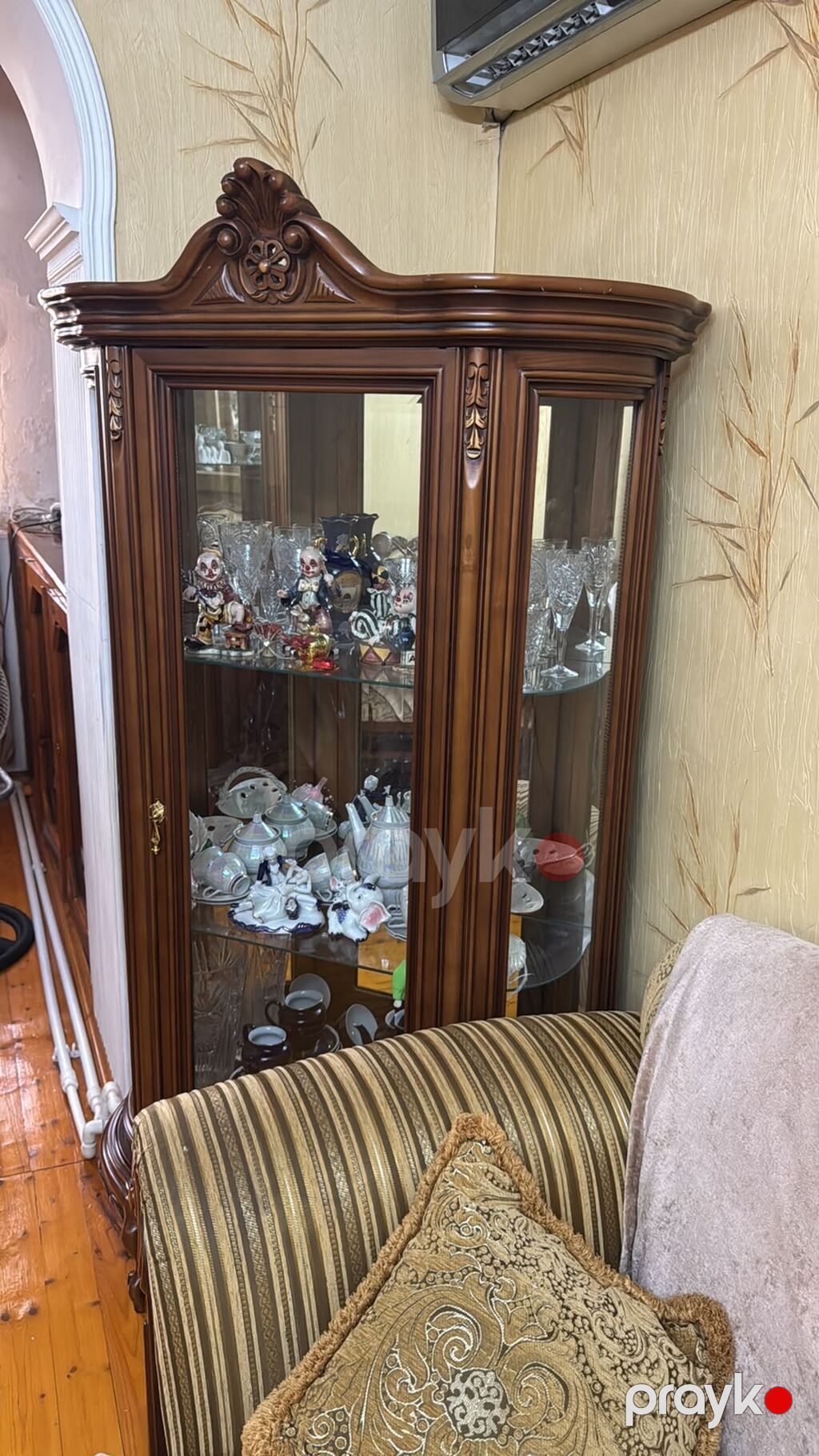 Klassik üslubda yemək otağı dəsti Tərkibi: - Böyük güzgülü konsol — Qonaq otağı üçün, Digah (5)