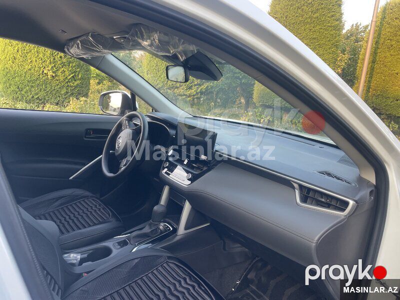 Toyota Corolla Cross, 2024 il — Minik avtomobili icarəsi, Bakı (5)