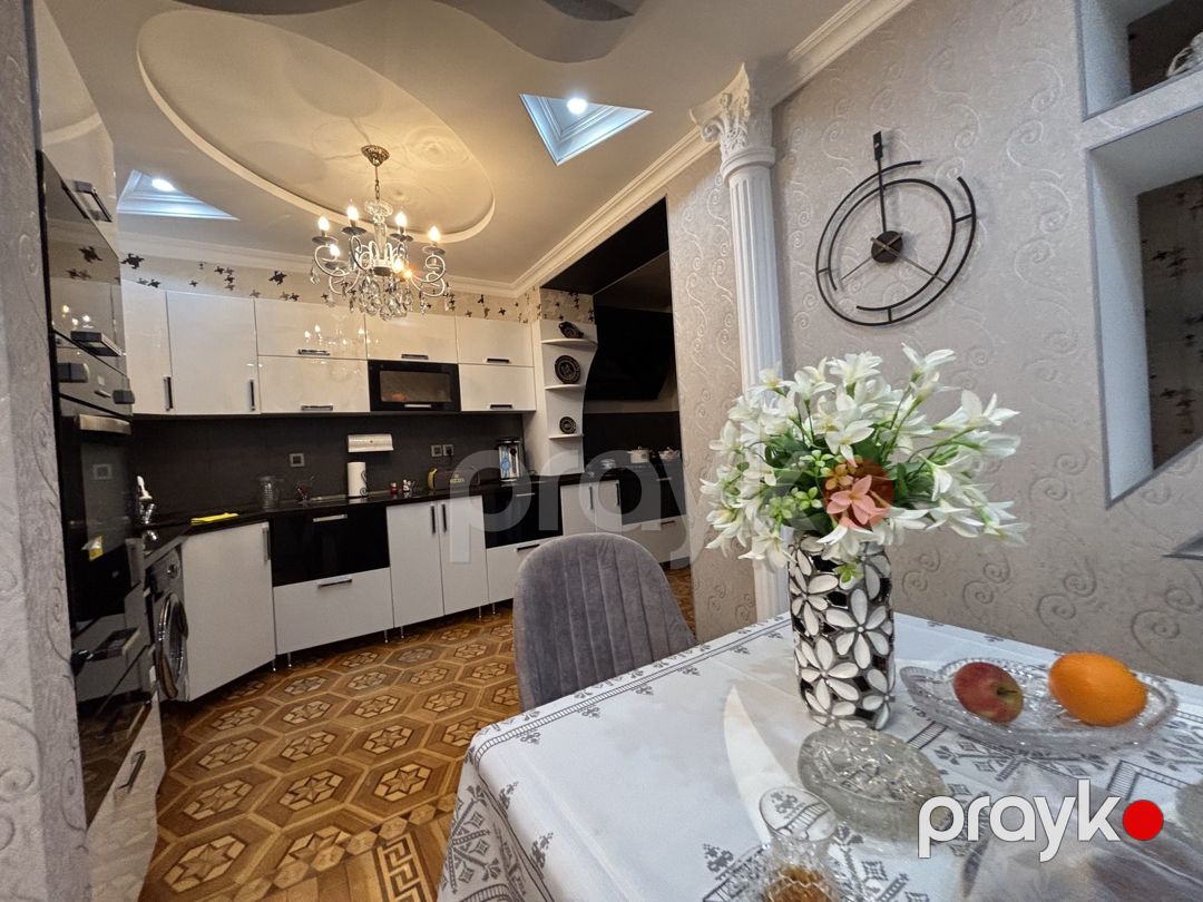 Satılır 5 otaqlı köhnə tikili 110 m² — Mənzil, Bakı (6)