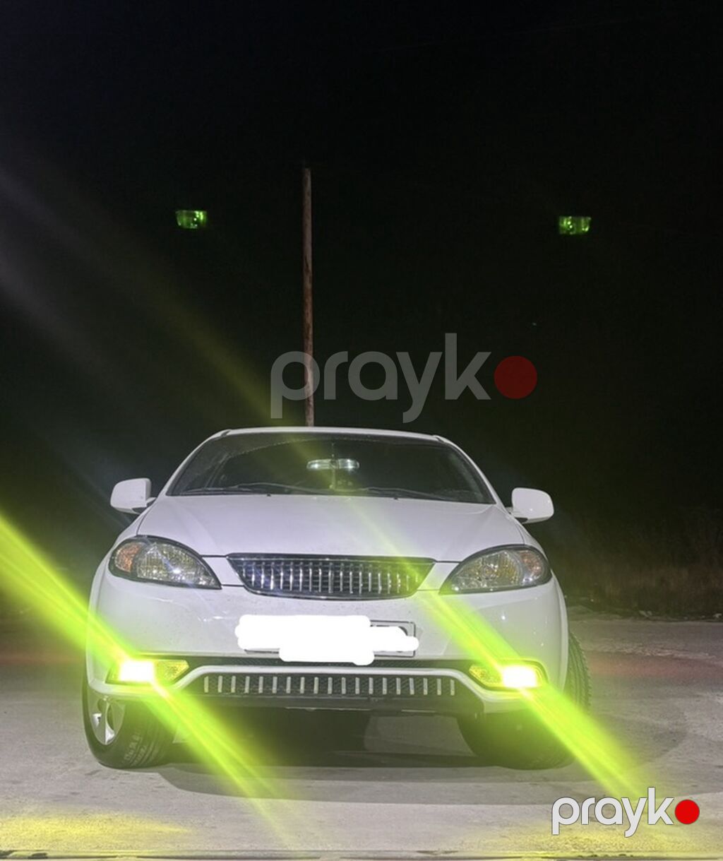Ağ rəngli sedan – 4 qapılı, komfortlu və qənaətcil şəhər avtomobili — Avtomobillər, Şabran (3)