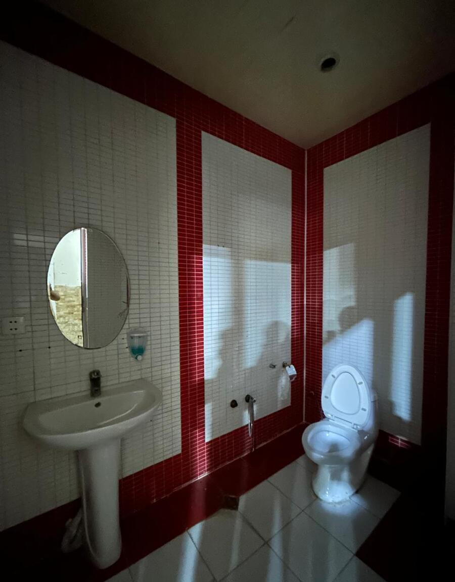 195 m² Yaxşı təmirli obyekt satılır — Əmlak, Bakı (9)