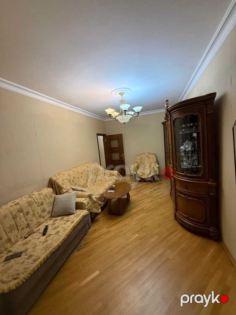 Satılır 4 otaqlı köhnə tikili 110 m² — Bakı