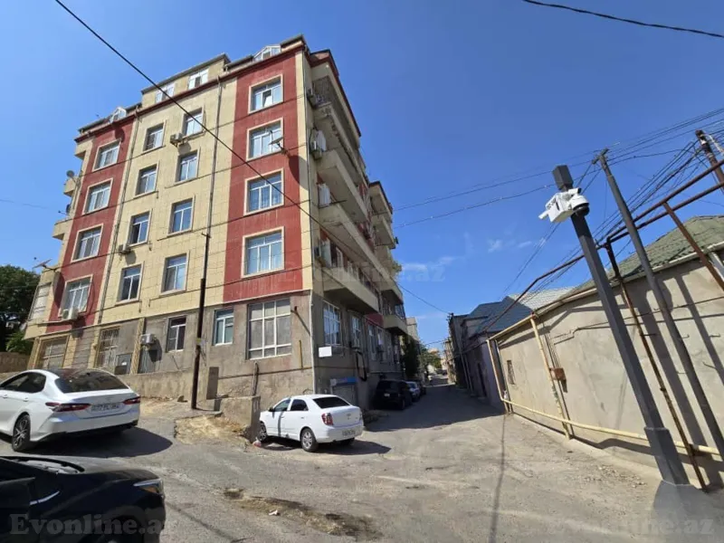 Satılır 3 otaqlı Mənzil Köhnə tikili 85 m² Bakı, Yasamal r., İnşaatçılar m — Bakı