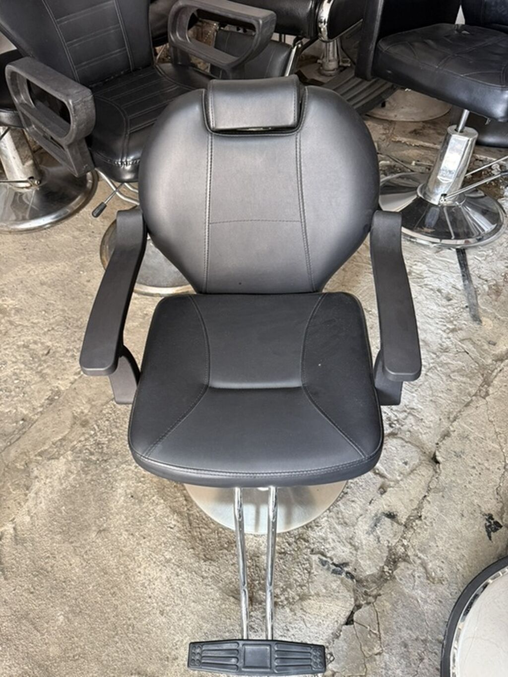 Peşəkar bərbər/kosmetologiya kreslosu - Material: qara rəngli — Kreslo, Digah (2)
