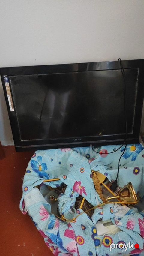 Vestel LCD televizor - Ekran: təxminən 32 düym (80 sm yaxın) - Panel — Ağcabədi