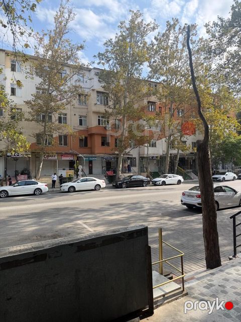Satılır 2 otaqlı köhnə tikili 30 m² — Bakı