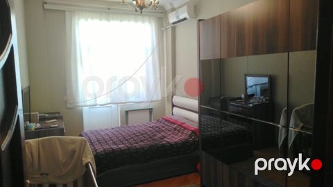 Satılır 2 otaqlı köhnə tikili 92 m² — Bakı