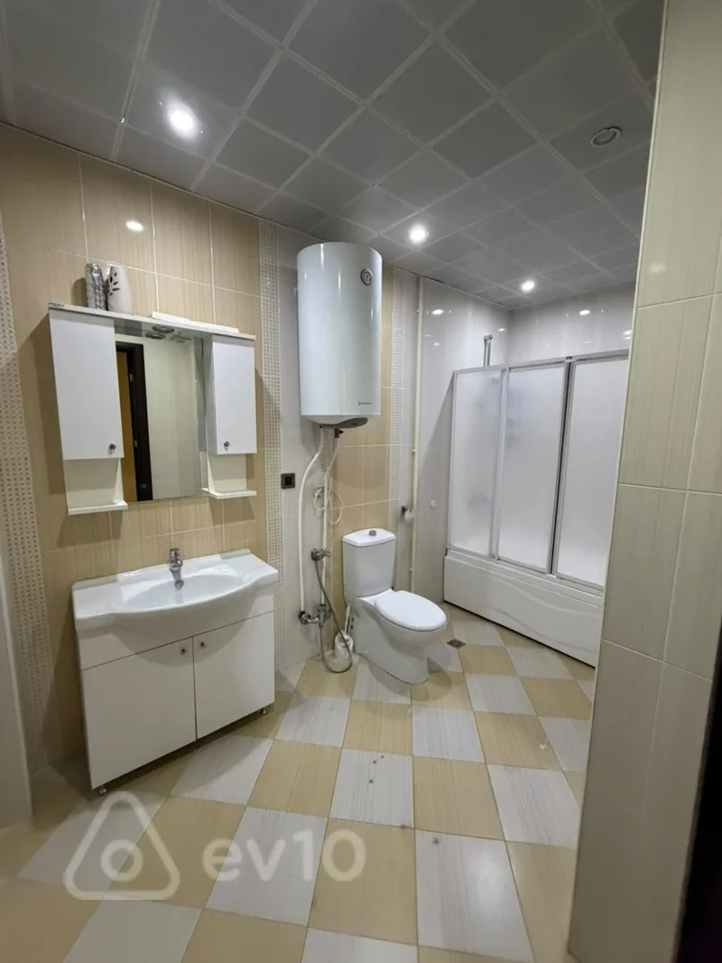 4 otaqlı mənzil, 200 m², nizami metro — kirayə — Mənzil, Bakı (7)