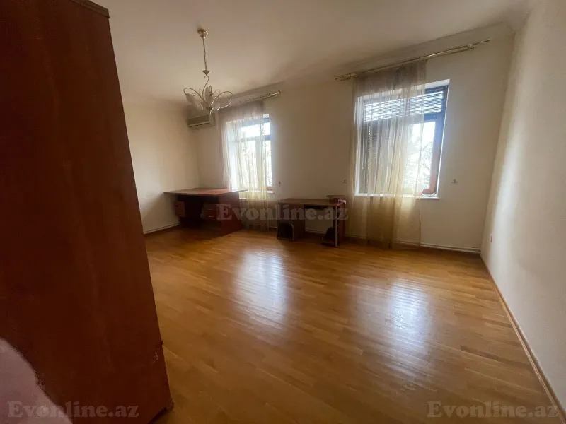 Kirayə verilir 5 otaqlı Mənzil Köhnə tikili 200 m² Bakı, Yasamal r., Elmlər Akademiyası m — Mənzil, Bakı (4)