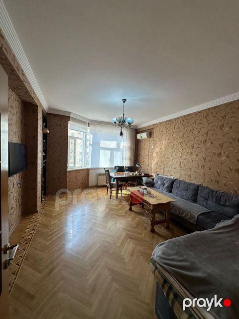 Satılır 2 otaqlı köhnə tikili 89 m² — Bakı
