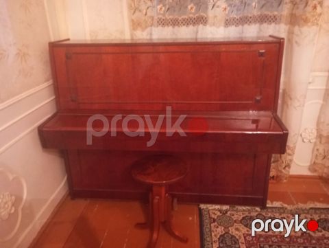 “Belarus” vertikal piano - Korpus: tünd qırmızı/qoz rəngli taxta — Bakı