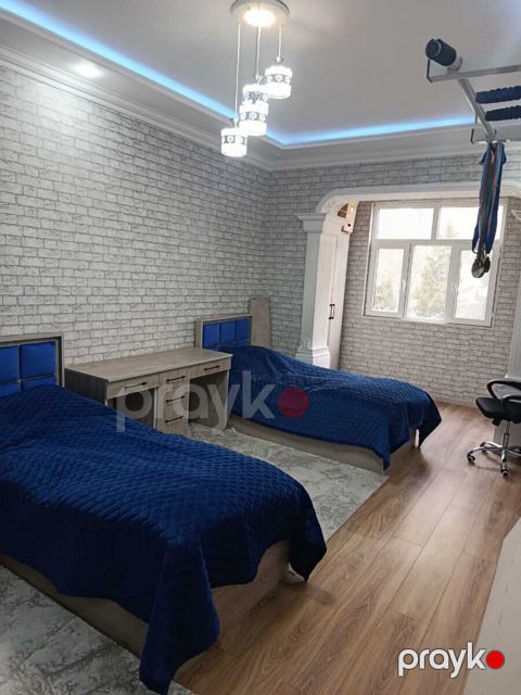 Satılır 4 otaqlı köhnə tikili 110 m² — Bakı