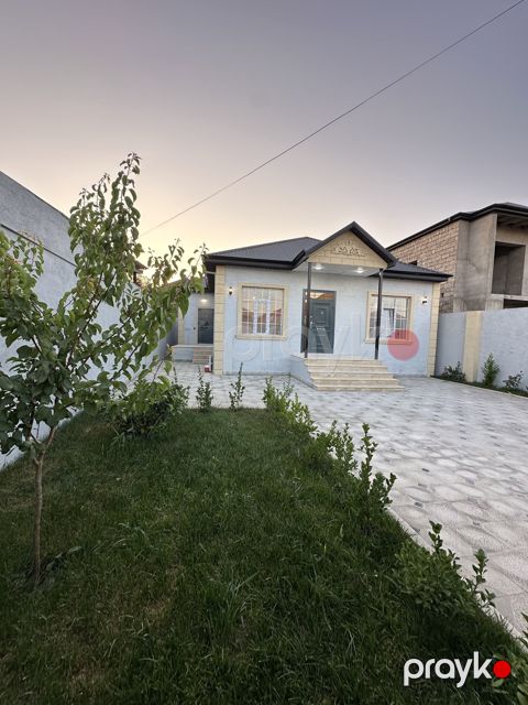 Satılır 4 otaqlı həyət evi/bağ evi 130 m² — Bakı