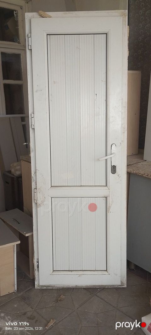 Plastik qapı — Bakı
