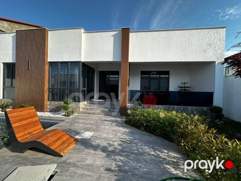 Satılır 4 otaqlı həyət evi/bağ evi 200 m² — Bakı