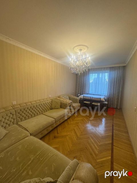 Satılır 4 otaqlı köhnə tikili 100 m² — Bakı