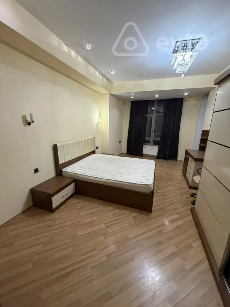 4 otaqlı mənzil, 200 m², nizami metro — kirayə — Mənzil, Bakı (6)