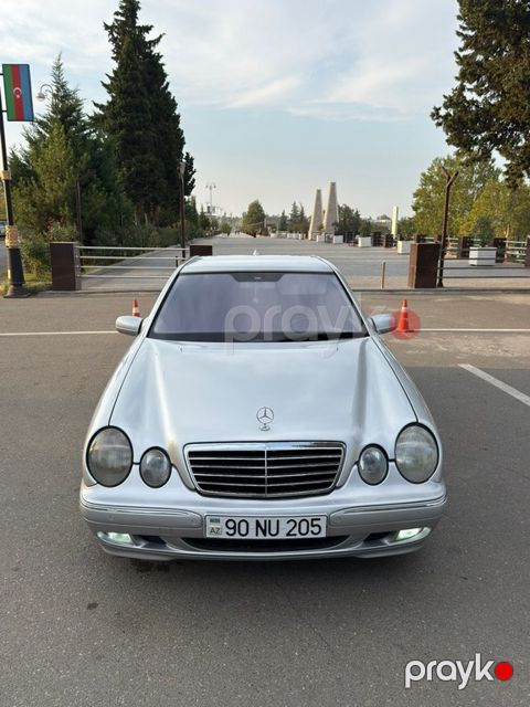 Mercedes E 220, 2.2 L, 2000 il, 453 000 km — Qazax