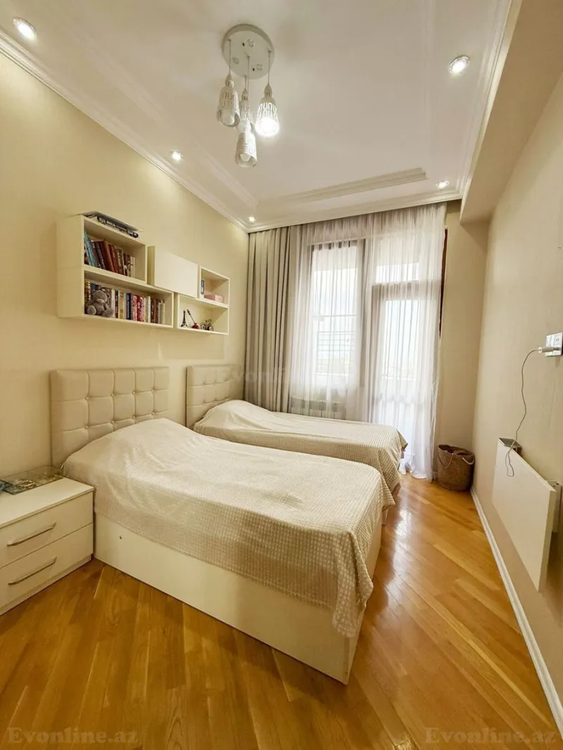 Satılır 3 otaqlı Mənzil Yeni tikili 71 m² Bakı, Yasamal r., İnşaatçılar m., Yeni Yasamal — Mənzil, Bakı (7)