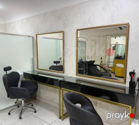 İki ədəd salon güzgüsü yaxşı vəziyyətdə, biri 200 manat. Yasamal — Digah