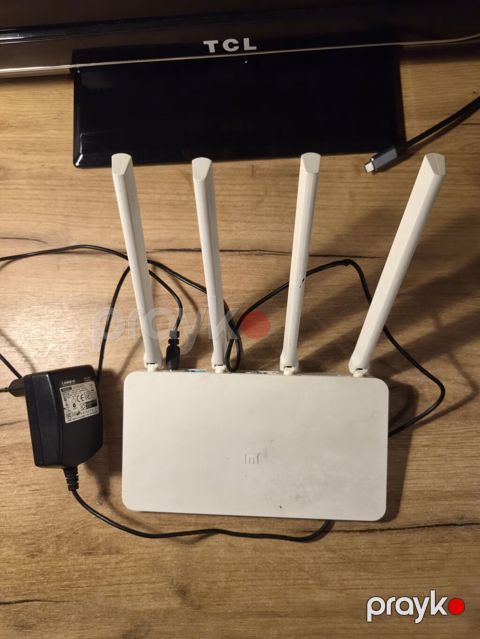 Mi Router 3C satılır. Problemi yoxdu. Adapter özünün deyil amma özünə — Bakı