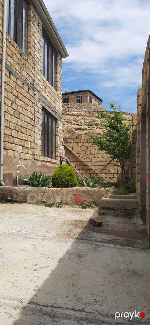 Satılır 6 otaqlı həyət evi/bağ evi 230 m² — Bakı