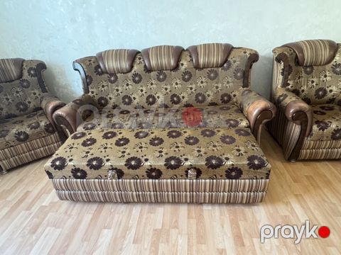 Klassik üslublu 3 parçalı yumşaq mebel dəsti: - 1 ədəd geniş divan — Bakı